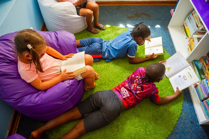 children reading books